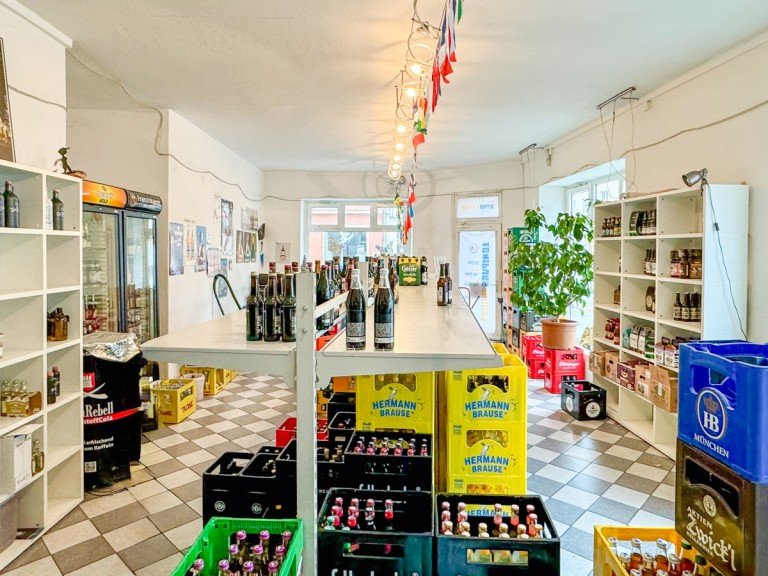 Laden Foto 2 Bielefeld Einzelhandelsladen Stapenhorststra�e! Ladenlokal mit PKW-Stellpl. ideal f�r Fahrschule, EZH etc. im Bielefelder Westen