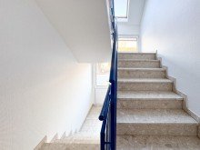 Treppenhaus Clever investieren: 3-Zi.-DG-Whg. mit Weitblick  (Bj. 1998) - jetzt reduziert!