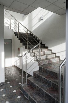 Treppenaufgang Repr�sentative und preiswerte B�roetage - Gewerbegebiet Schelpmilser Weg - mit Parkpl�tzen in BI-Ost