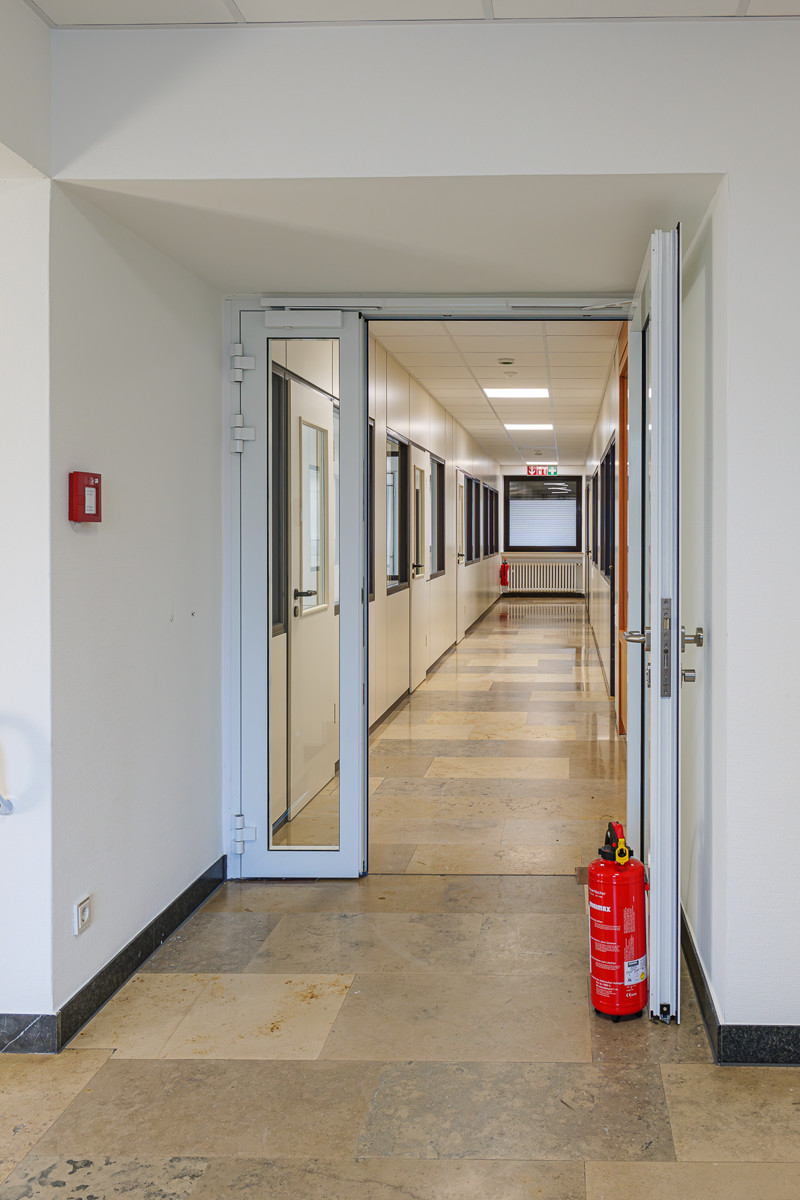 Etagent�r - Flur B�rohaus Bielefeld