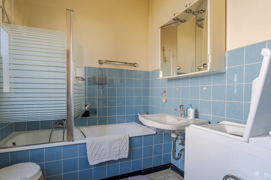 Badezimmer - OG Wohnung Mehrfamilienhaus Bielefeld