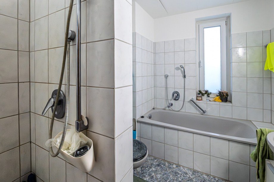 Bad Etagenwohnung Bielefeld / J�llenbeck