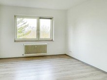 Schlafzimmer 1 WG-geeignete Wohnung im 3.OG mit Balkon in Bielefeld - Gro�dornberg