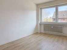 Kind/Arbeiten Verkauft: Attraktive 3-Zimmer-Wohnung mit Balkon N�he Meierteich