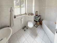 Badezimmer Traumhafte 3- Zimmer-Erdgeschosswohnung im Bielefelder Westen (Dornberger Str.)