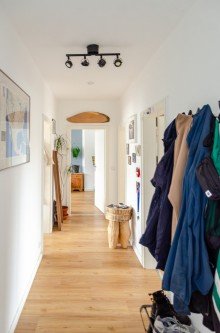 Flur Helle 4-Zimmerwohung mit Balkon N�he St�dtisches Krankenhaus