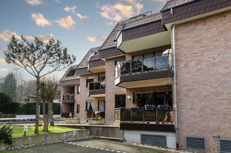Au�enansicht Bielefeld Wohnanlagen �ber den D�chern von Bielefeld-Gro�dornberg - 3 Zimmer, K�che, Bad und Loggia
