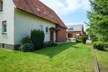 Seitenansicht 1 - 2 Familienhaus nahe Freibad Herford-Elverdissen mit Potenzial