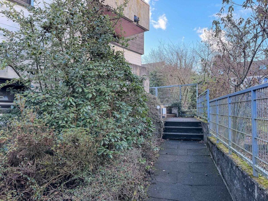 Zuwegung WE DG Zweifamilienhaus Bielefeld / Gadderbaum