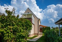 Zufahrt Stilvolles Einfamilienhaus mit 2 Garagen, neuer Gasheizung und  TOP Einbauk�che in BI-Brackwede