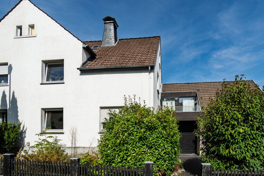 Gesamtansicht Zweifamilienhaus Oerlinghausen