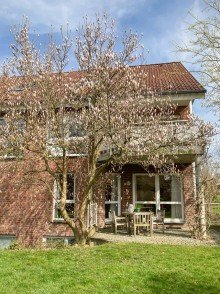 Hausansicht Gartenseite Schmuckst�ck in Bielefeld-Schildesche: EG-Wohnung mit Gartenidylle! Sicher und langfristig vermietet