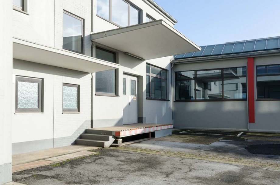Aussenansicht Halle / Lager / Produktion Bielefeld