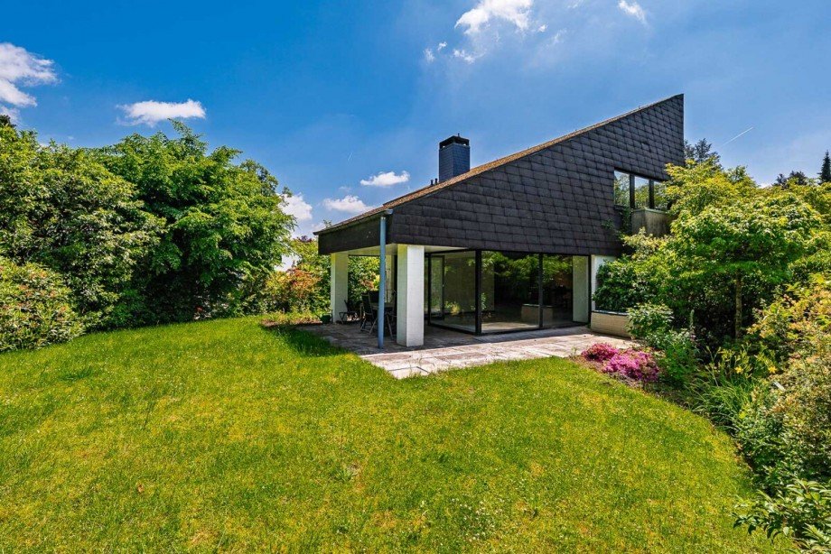 Herrlicher Garten - �berdachte Terrasse Zweifamilienhaus Bielefeld / Gadderbaum