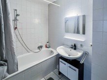 Badewanne Charmantes City-Appartement, TG-Stellplatz, 1.OG mit S�dbalkon am Nordpark/Meierteich - Bezugsfrei!